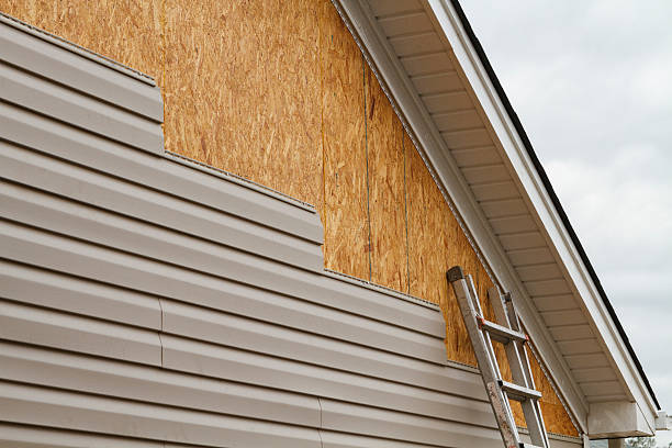 Professional Siding technician working in Indian Head, MD
